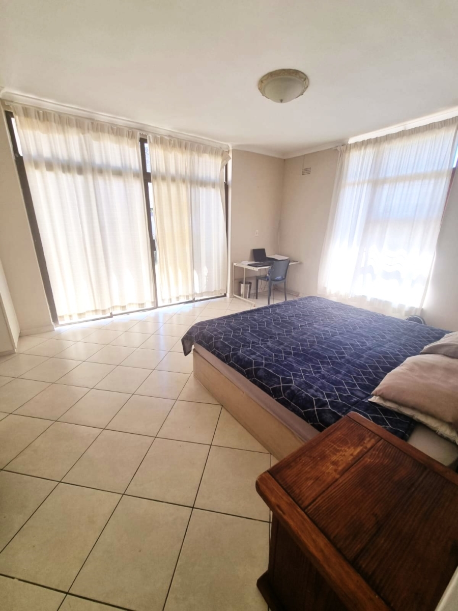 5 Bedroom Property for Sale in Vierlanden Western Cape